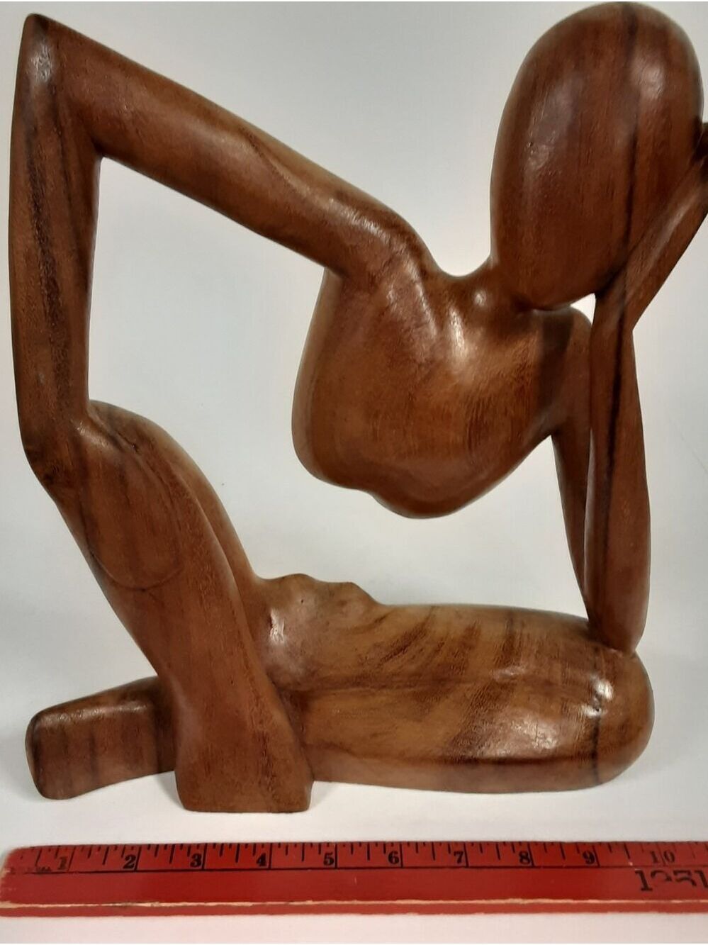 G6 Collection Large Hand-Carved Suar Wood Thinking Man - Picture 4 of 10